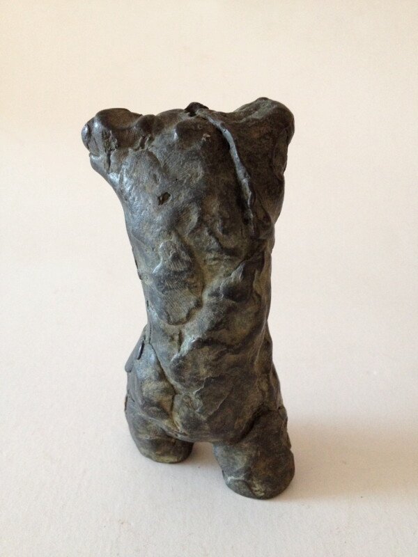 Escultura Pit Partit Pecho Partido de marta darder realizada en bronce frontal