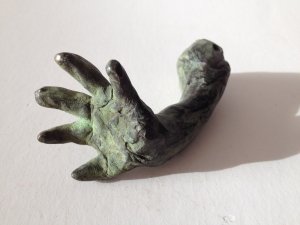 mano de dios marta darder escultura bronce artistica